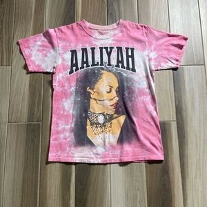 Aaliyah Women's Pink Graphic Tee Y2k